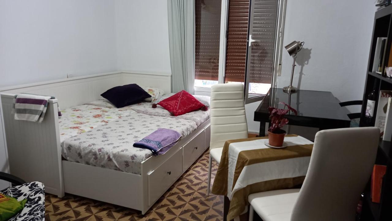 Las Golondrinas Habitacion En Piso Centrico Para Una O Dos Personas Zaragoza Exterior photo